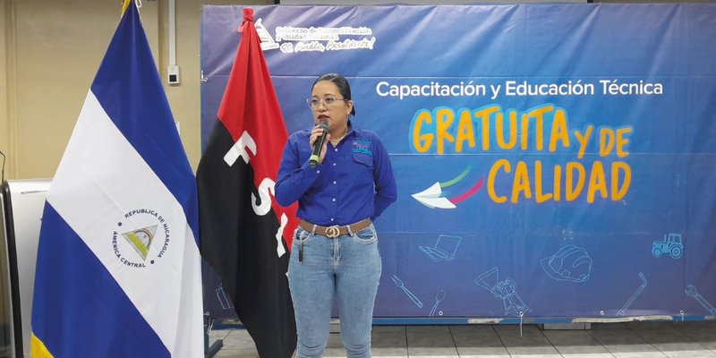 Estudiantes técnicos agropecuarios participan en taller sobre medidas de prevención y manejo ante la influencia aviar