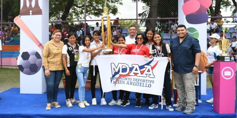 Primer lugar, Baloncesto Femenino