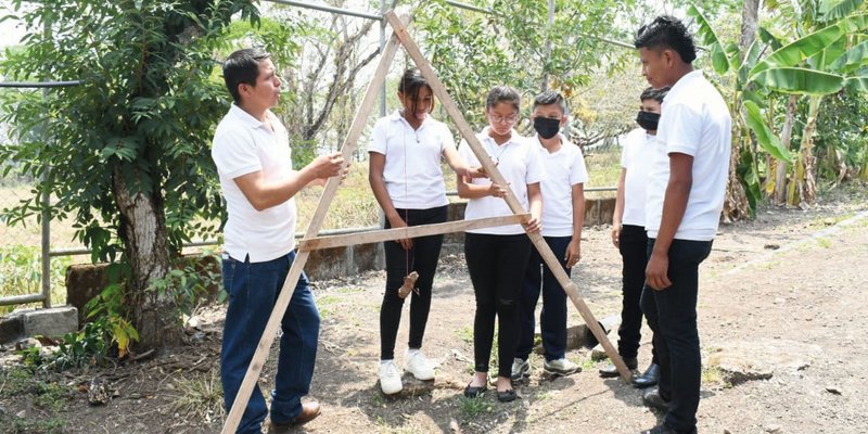 Reciben recursos didácticos en el Programa Vocación Productiva
