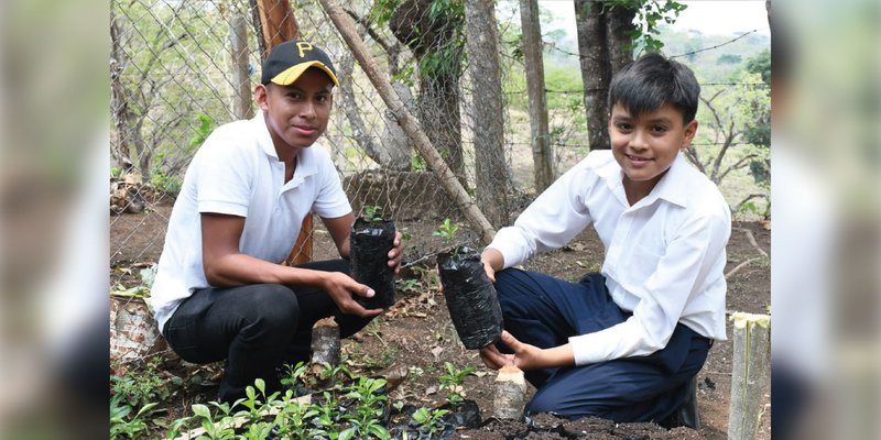 Reciben recursos didácticos en el Programa Vocación Productiva