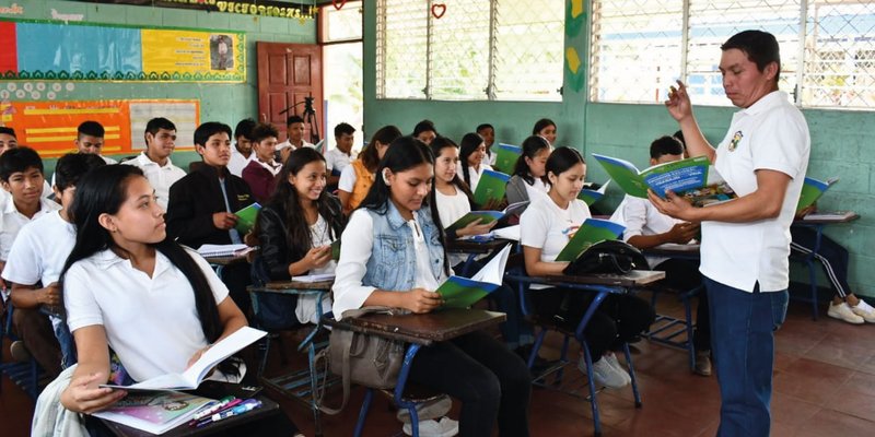 Reciben recursos didácticos en el Programa Vocación Productiva