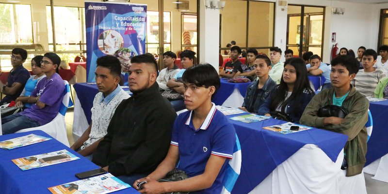 TECNacional - Estudiantes Técnicos reciben charla sobre ciberseguridad