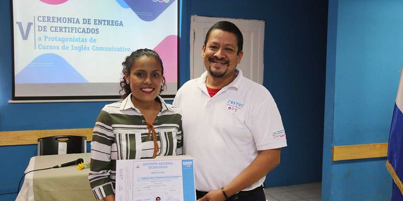 TECNacional -Nuevos egresados del curso Inglés Comunicativo