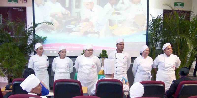 TECNacional - Alumnos de Cocina y Gastronomía del Centro Tecnológico de Hotelería presentan platillos creativos