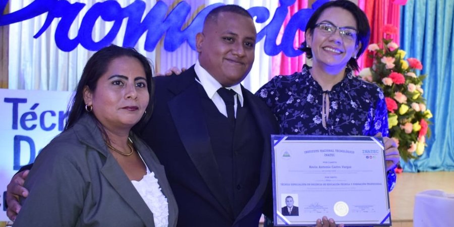 Nuevos Egresados de Carreras Técnicas de Formación Docente en León