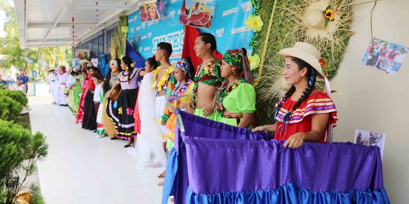 Estudiantes técnicos de Ticuantepe realizan pasarela de trajes folclóricos y regionales
