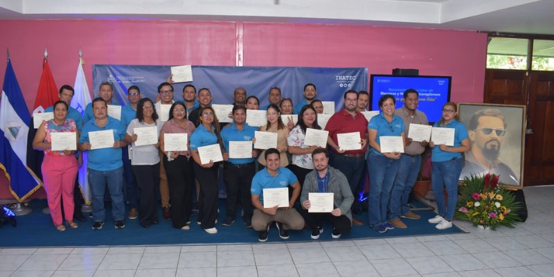 Celebran a más de 3,000 maestros y maestras de educación tecnológica