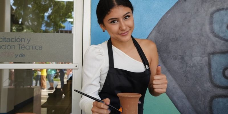 Centros Tecnológicos celebran el Día de la Alegría con entusiasmo, cultura y formación técnica