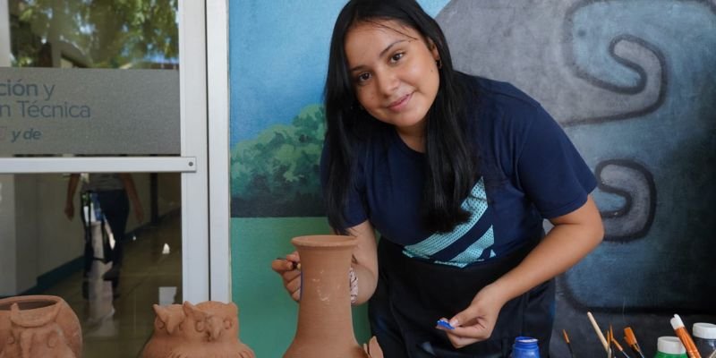 Centros Tecnológicos celebran el Día de la Alegría con entusiasmo, cultura y formación técnica