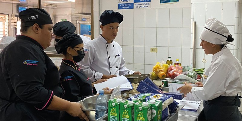 Docentes Técnicos inician curso especializado de Cocina y Gastronomía Brasileña