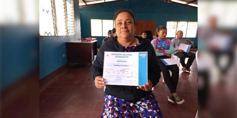 Protagonistas de Cusmapa se certifican en los cursos “Buenas Practicas Vehicular y Costura Creativa”