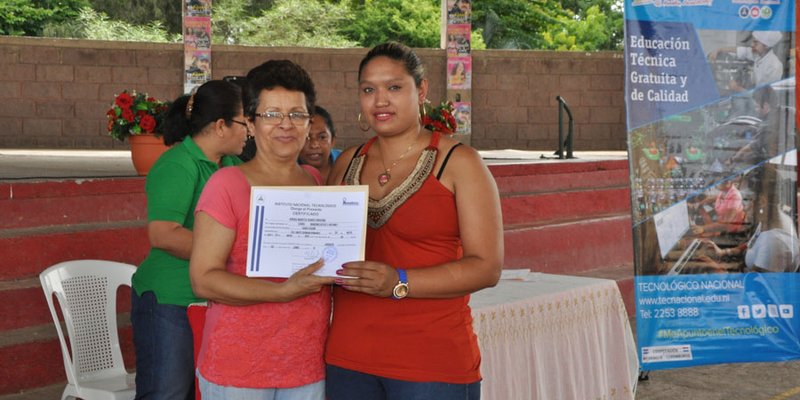 Protagonistas se Certifican en Herramientas Ofimáticas