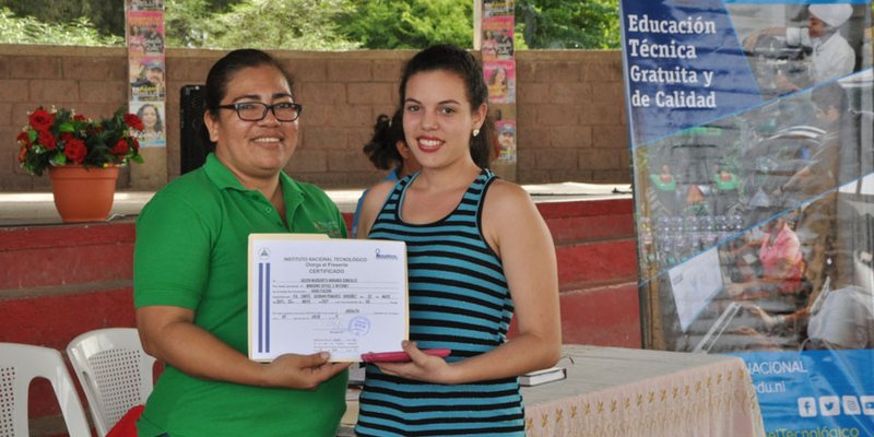 Protagonistas se Certifican en Herramientas Ofimáticas
