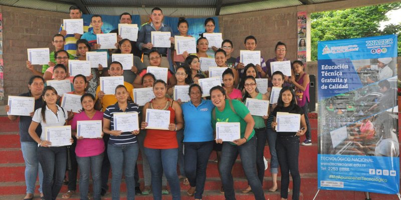 Protagonistas se Certifican en Herramientas Ofimáticas