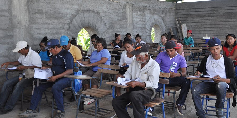 Escuelas de Campo con técnicas para una mejor producción