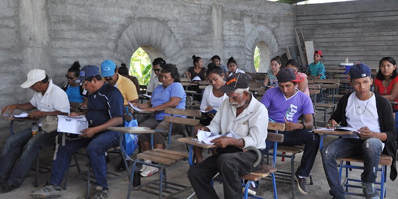 Protagonistas de las escuelas de campo contentos con la estrategia de educación técnica