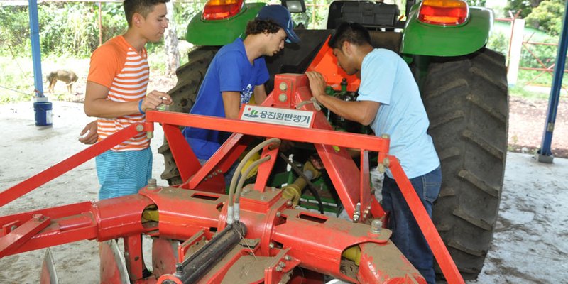 Carreras agropecuarias base del desarrollo económico