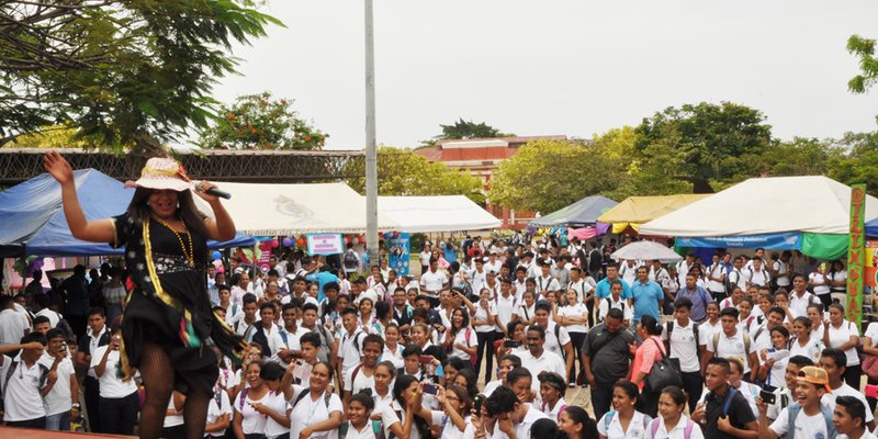 Jóvenes en Feria Vocacional