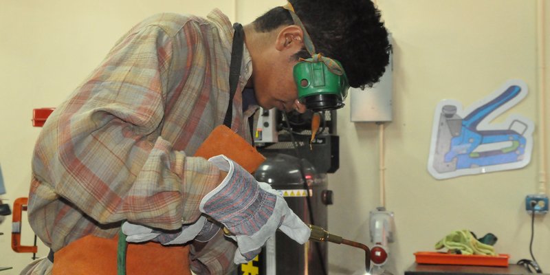 Descubrí las 16 carreras para los amantes de la Industria y la Construcción