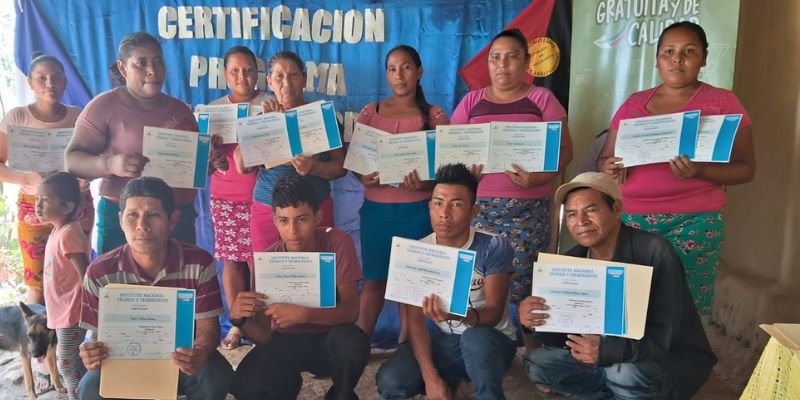 Comunidad El Carrizal de Quilalí celebra el éxito de sus protagonistas en el Programa Luz y Verdad