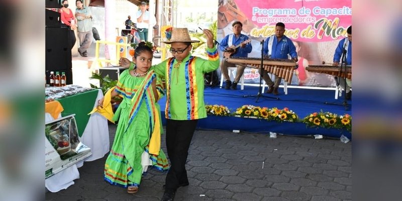 Emprendedores y Artesanos de Masaya participan del Primer Festival “Monimbó: Un Pueblo que Emprende”