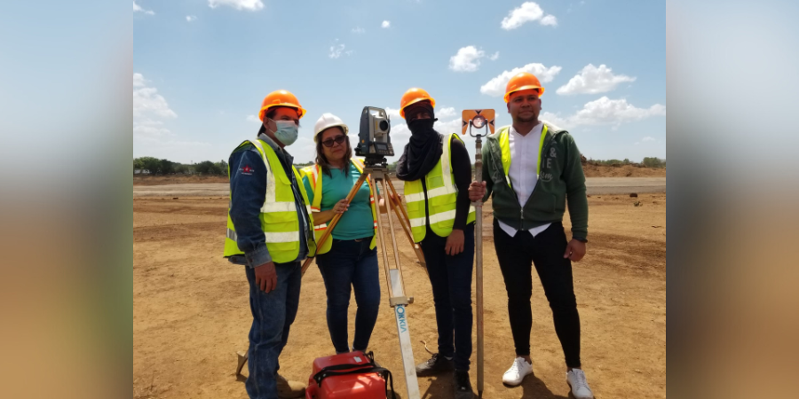 Estudiantes Técnicos de Topografía se forman en el modelo Aprender-Haciendo