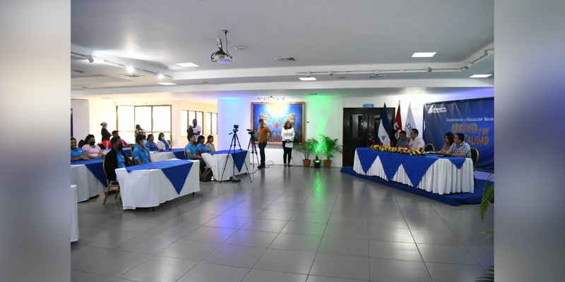 Realizan Encuentro Nacional con protagonistas  del Programa Usura Cero