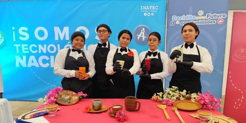 El Centro Tecnológico “Hermana Paquita” celebra su primer año transformando vidas a través de la educación