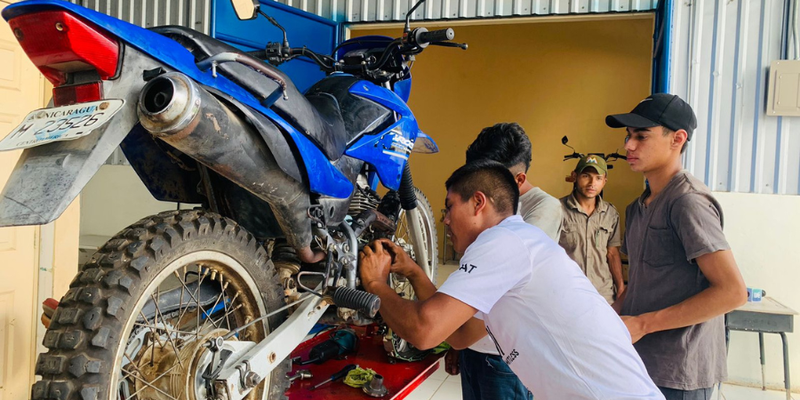 En INATEC los estudiantes aprenden haciendo