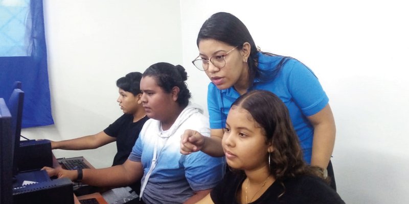 Hizo realidad su sueño, ser docente de Educación Técnica