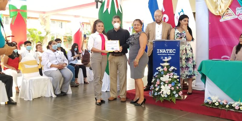 Se gradúan 111 estudiantes en carreras del Sector Turístico y Hotelero