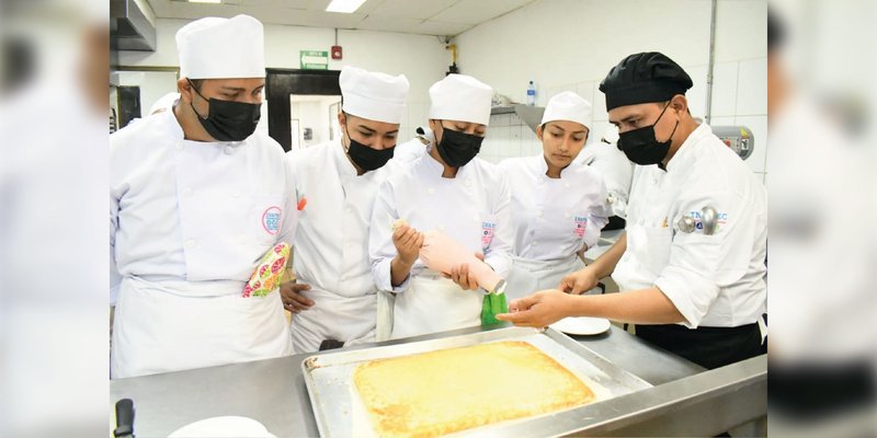 Estudiantes de carreras técnicas de hotelería y turismo inician clases prácticas