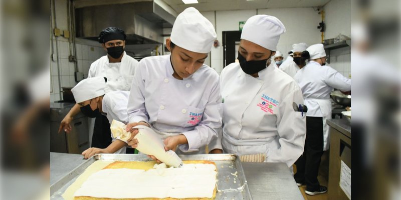 Estudiantes de carreras técnicas de hotelería y turismo inician clases prácticas