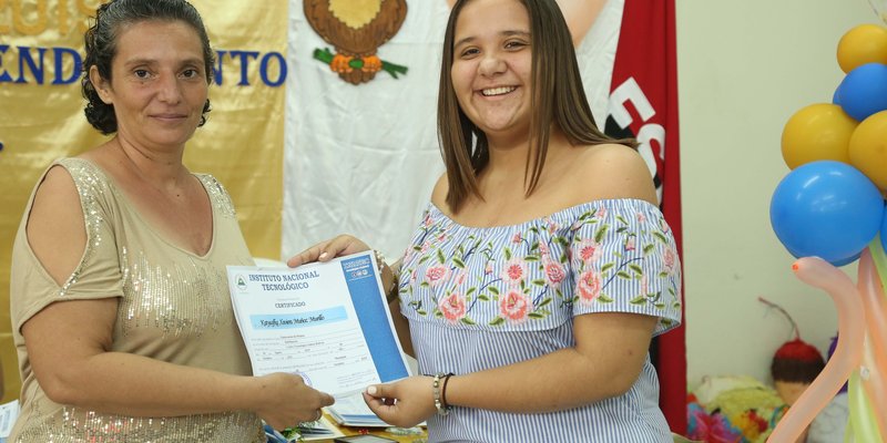 TECNacional - Egresados de las Escuelas de Oficio con aspiraciones para emprender