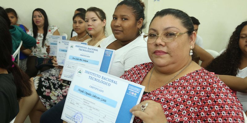 TECNacional - Egresados de las Escuelas de Oficio con aspiraciones para emprender