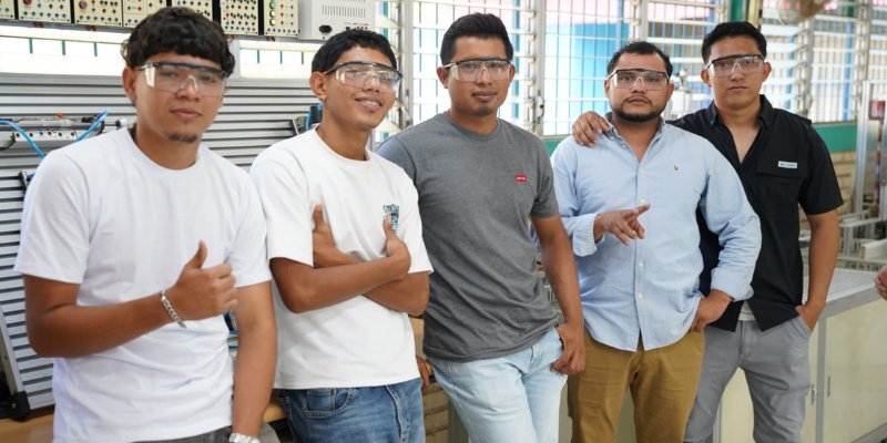 Educación Técnica Honra Legado del General Sandino con Demostraciones Tecnológicas en Managua