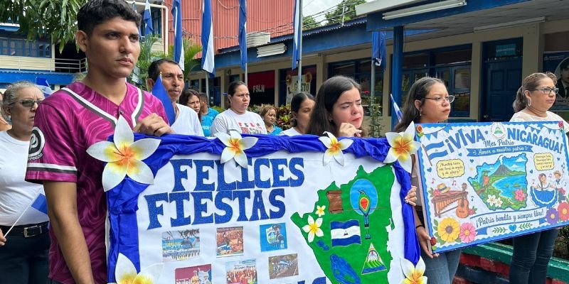 Educación técnica y tecnológica honra mes patrio