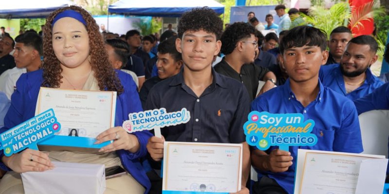 El Centro Tecnológico Hugo Chávez gradúa a 185 nuevos profesionales