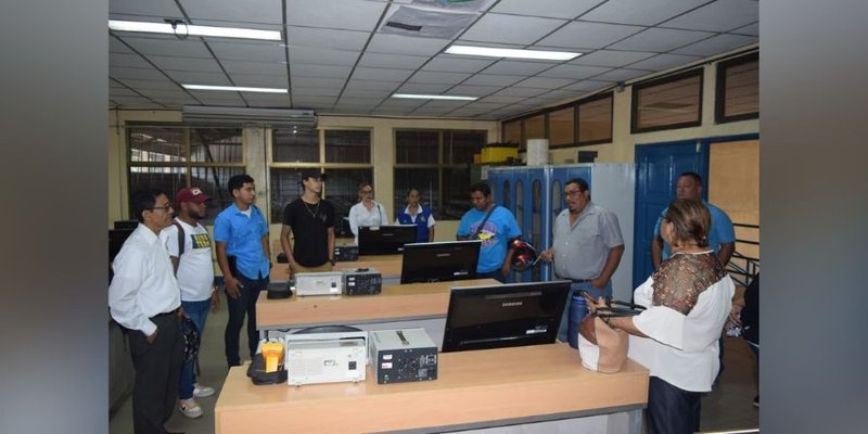 Emprendedores y Jóvenes Chinandeganos Recorrieron el Centro Tecnológico Padre Teodoro Kint