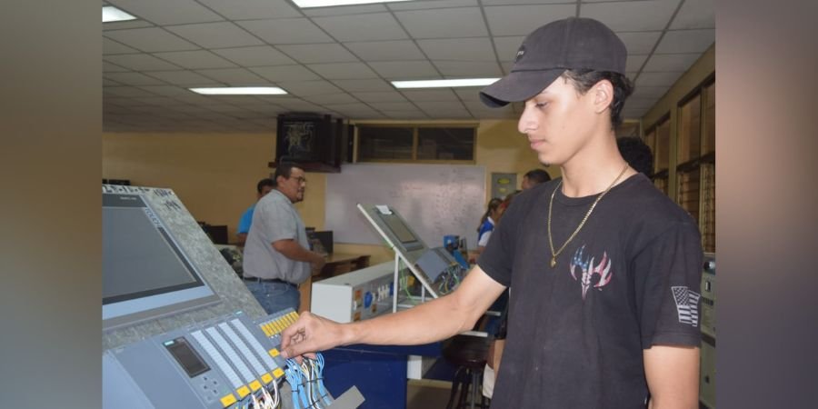 Emprendedores y Jóvenes Chinandeganos Recorrieron el Centro Tecnológico Padre Teodoro Kint