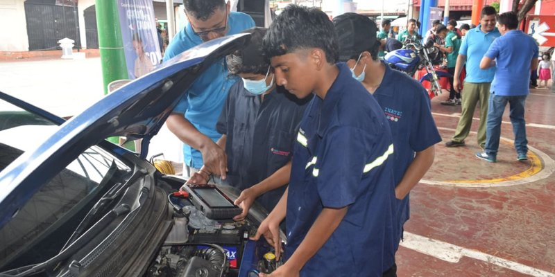 Centros Tecnológicos de Chinandega presentan oferta educativa en Festival “Tu oportunidad en el TEC”