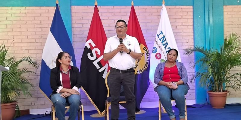 Encuentro Nacional de Capacitación a 6,520 facilitadores y maestros populares del Programa Luz y Verdad