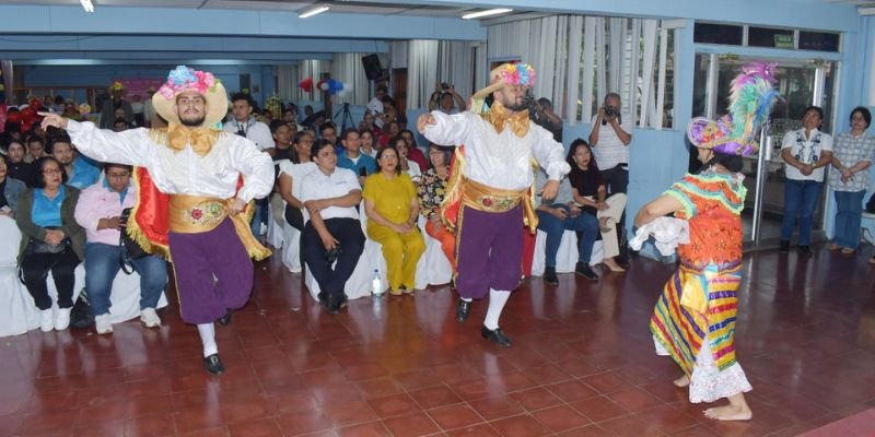 Maestros nicaragüenses protagonizan encuentros de innovación y creatividad pedagógica