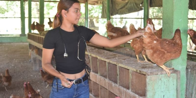 Mujeres formándose en Acuicultura: rompiendo estereotipos y cosechando éxitos