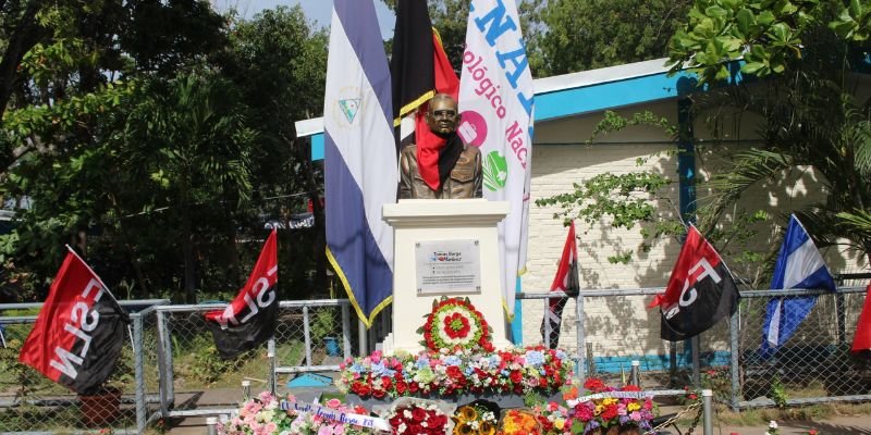 Estudiantes honran legado del Comandante Tomás Borge