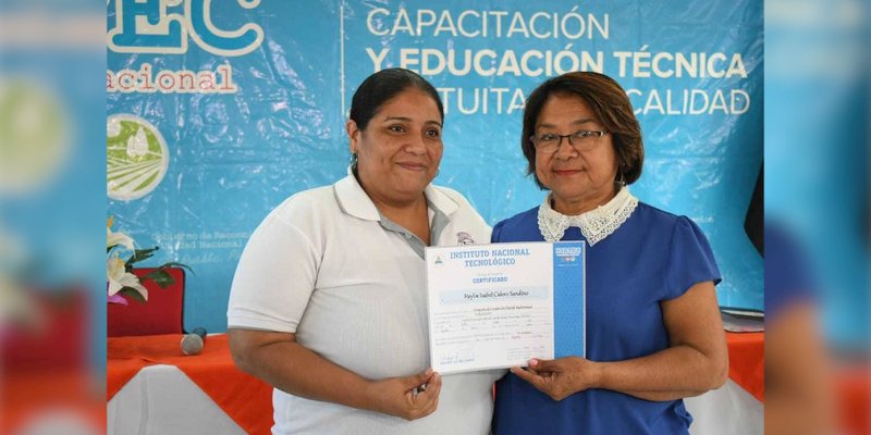 Docentes Mined celebran entrega de Certificados en el Centro Tecnológico en Ticuantepe