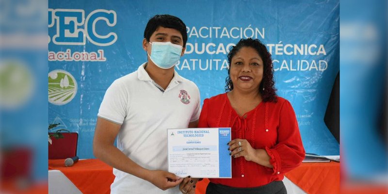 Docentes Mined celebran entrega de Certificados en el Centro Tecnológico en Ticuantepe