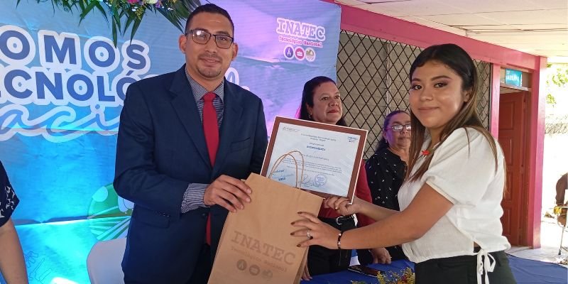 Celebran II graduación de educación técnica 2023 en Diriamba