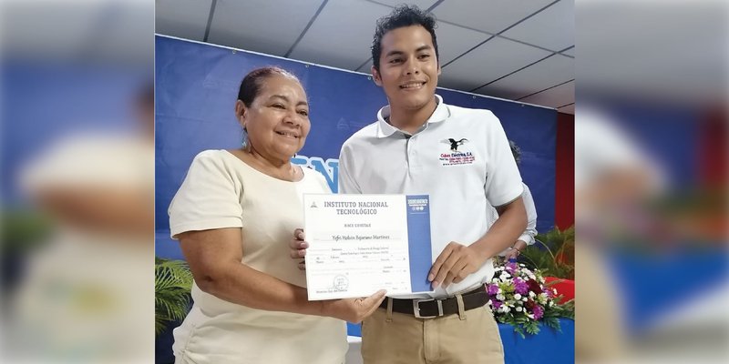 Protagonistas de la Capacitación Tecnológica en Granada Celebran Entrega de Certificados