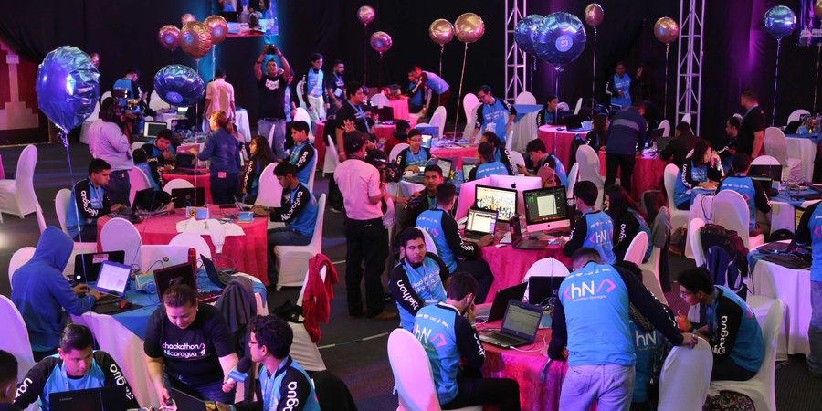 Así se desarrolló el primer día del Hackathon Nicaragua 2019